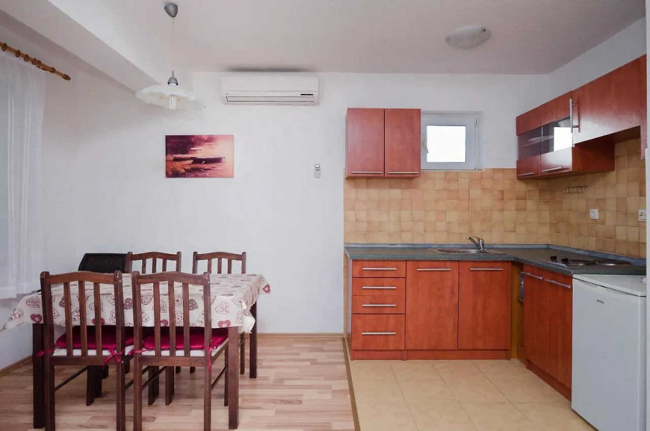 Apartments Blazenka Banjol Croatia