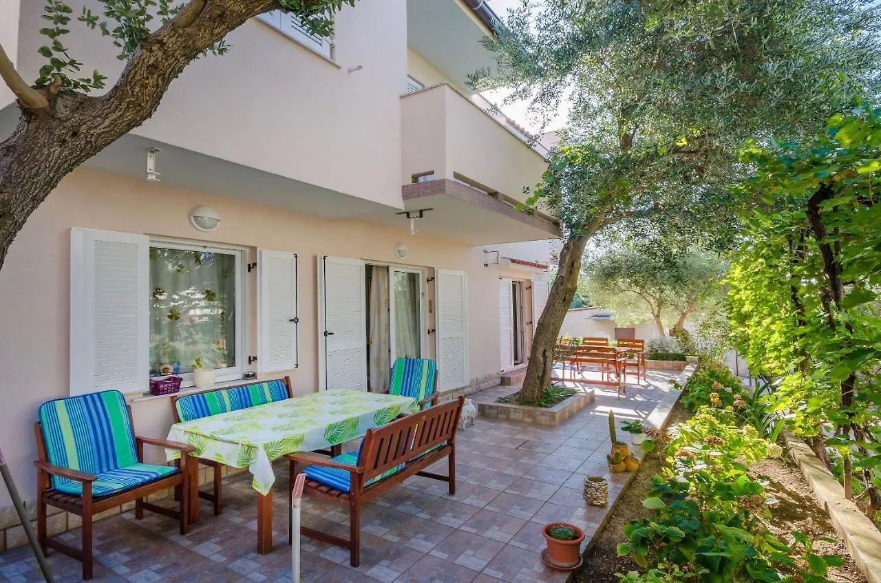 Apartments Blazenka Banjol