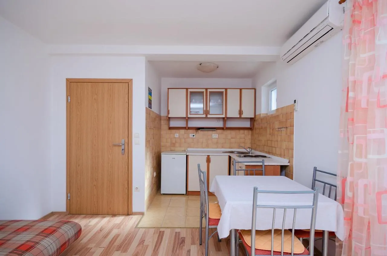 Apartments Blazenka Banjol Croatia